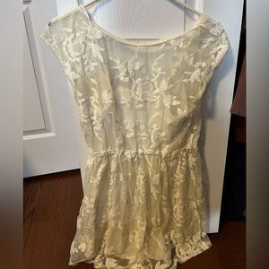 White hollister dress size small